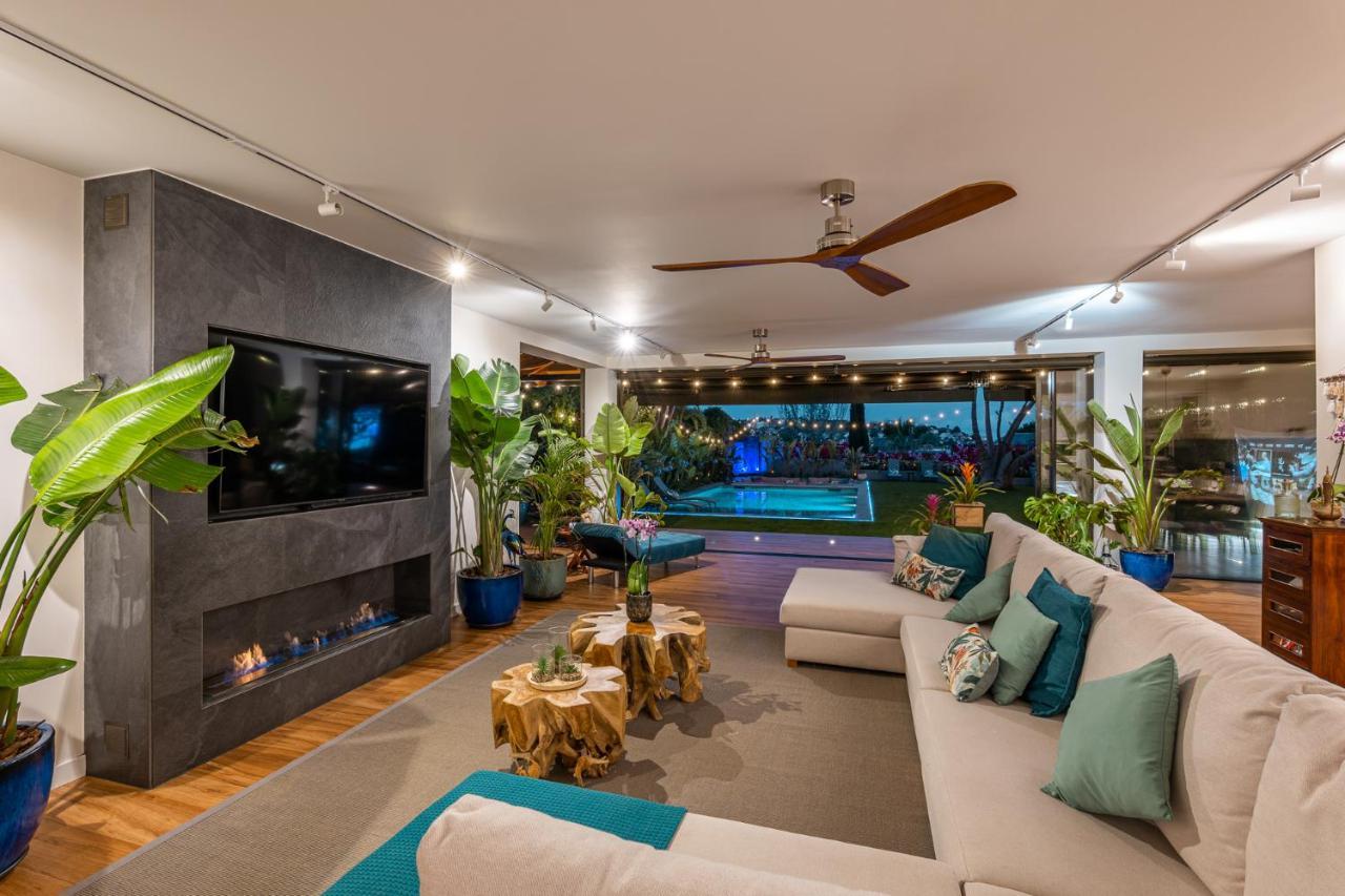 Вилла Barcelona'S Tropical Oasis Сан-Жуст-Десверн Экстерьер фото