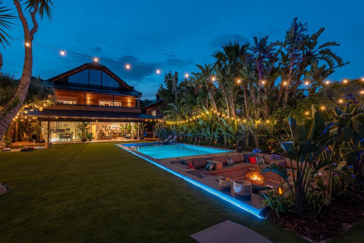 Вилла Barcelona'S Tropical Oasis Сан-Жуст-Десверн Экстерьер фото