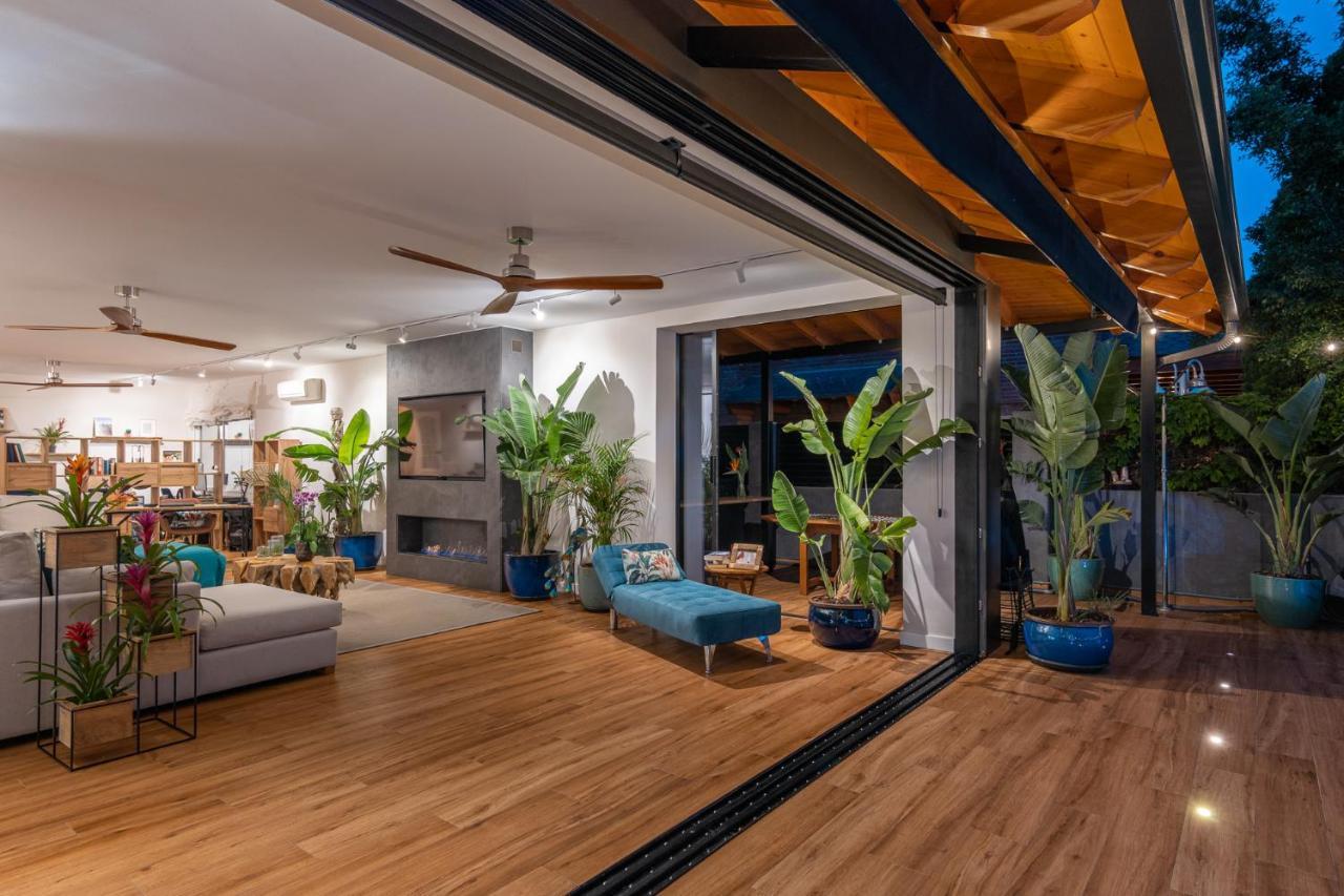 Вилла Barcelona'S Tropical Oasis Сан-Жуст-Десверн Экстерьер фото